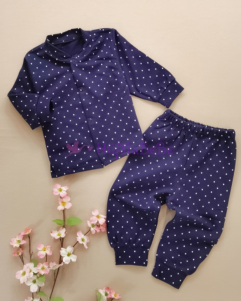 Puantiyeli uzun kollu çıtçıtlı mevsimlik bebe pijama takımı 