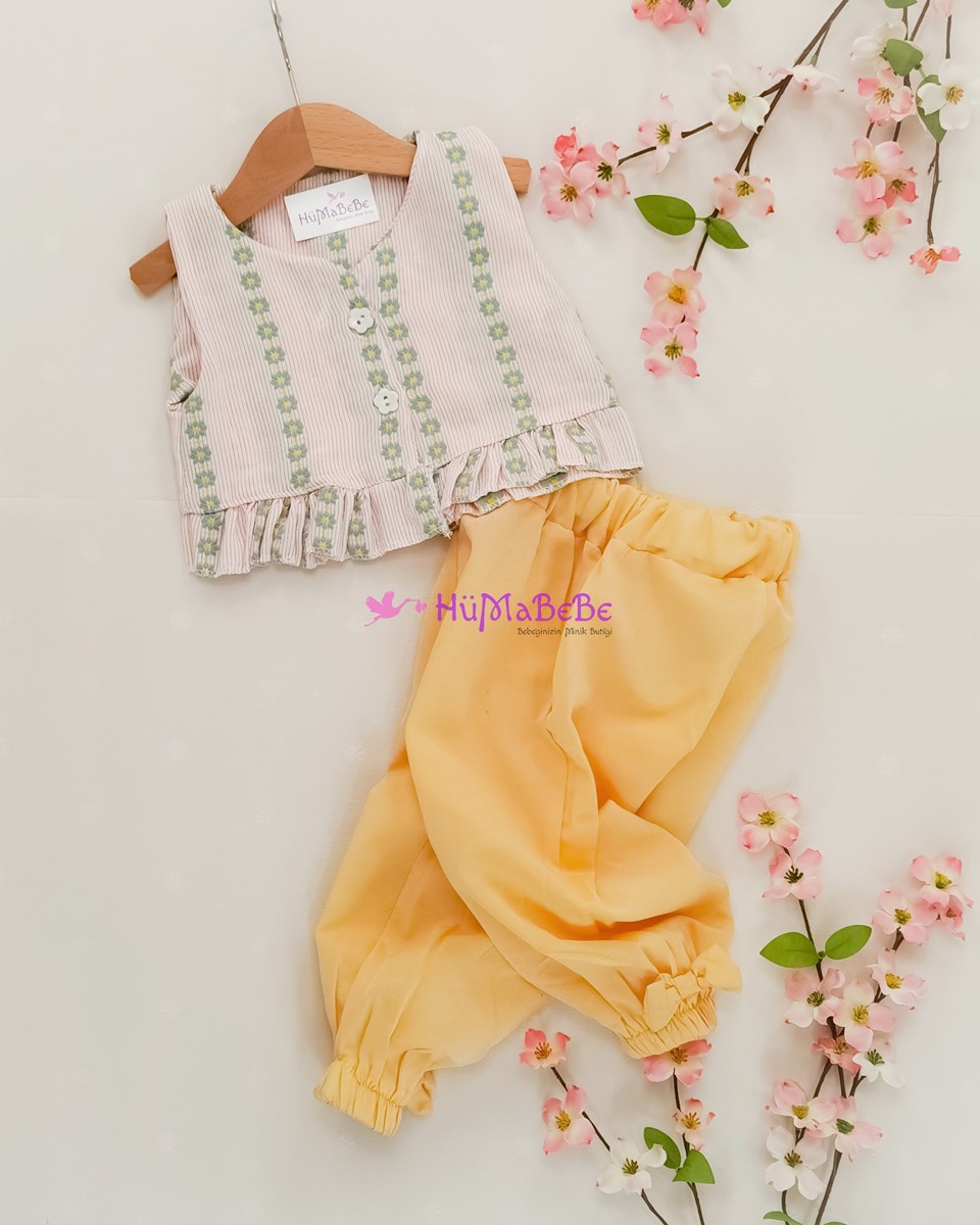 Papatya Nakışlı Askılı gömlek fiyonk detaylı alt yazlık 2li Kız Bebe Takım 