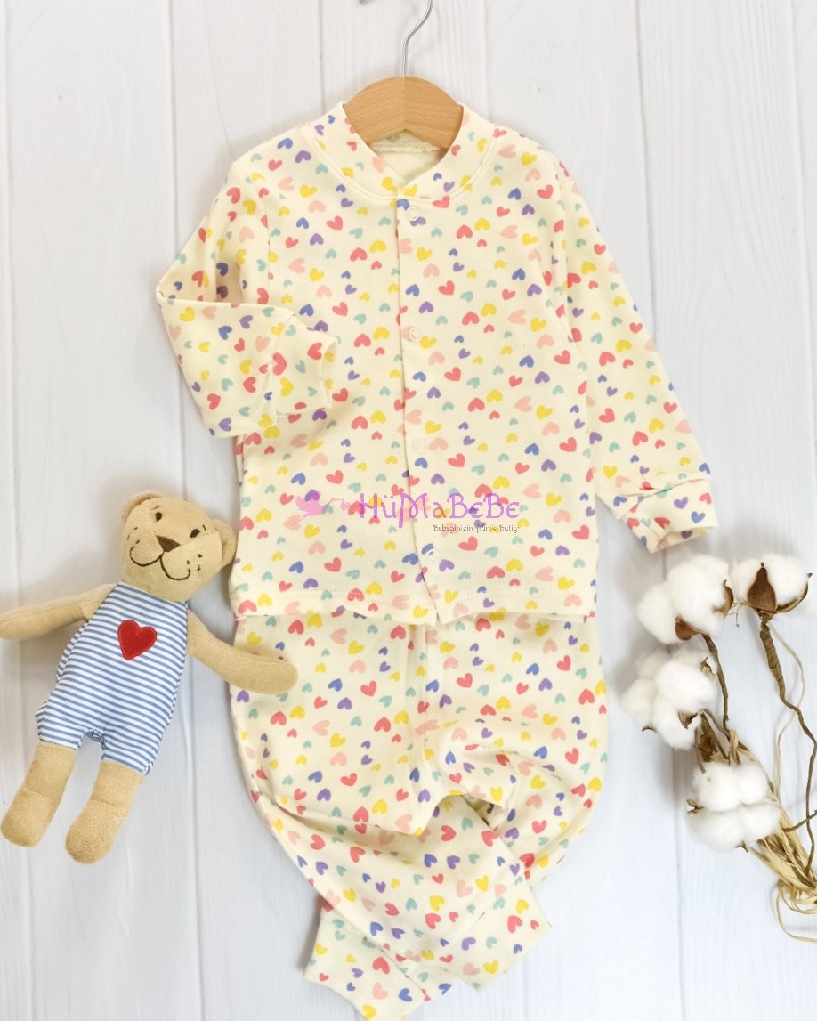 Renkli kalpler Desenli Uzun Kollu Önden Çıtçıtlı Ince Mevsimlik Bebe Pijama Takımı