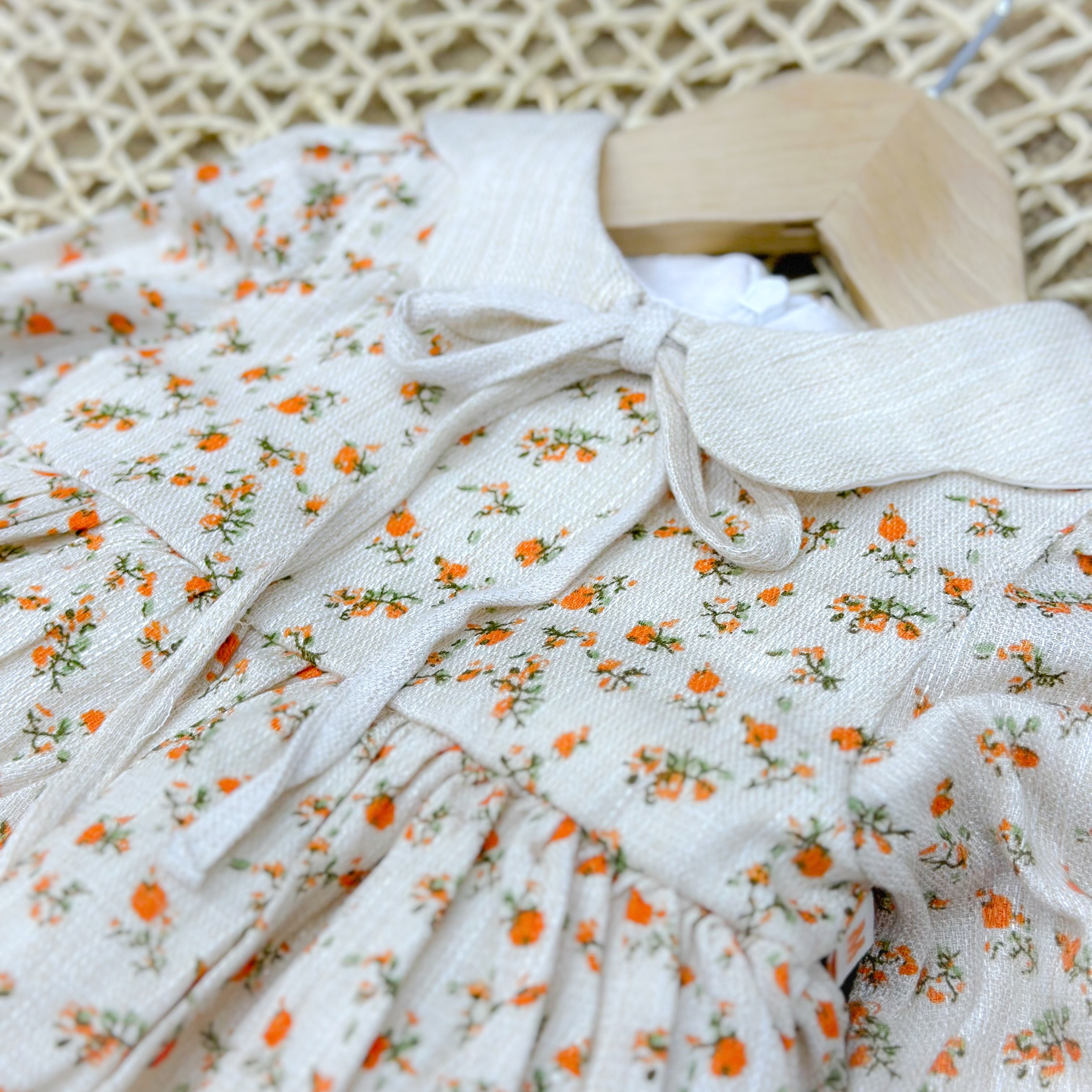 Vintage minik çiçekli mevsimlik bebe elbise