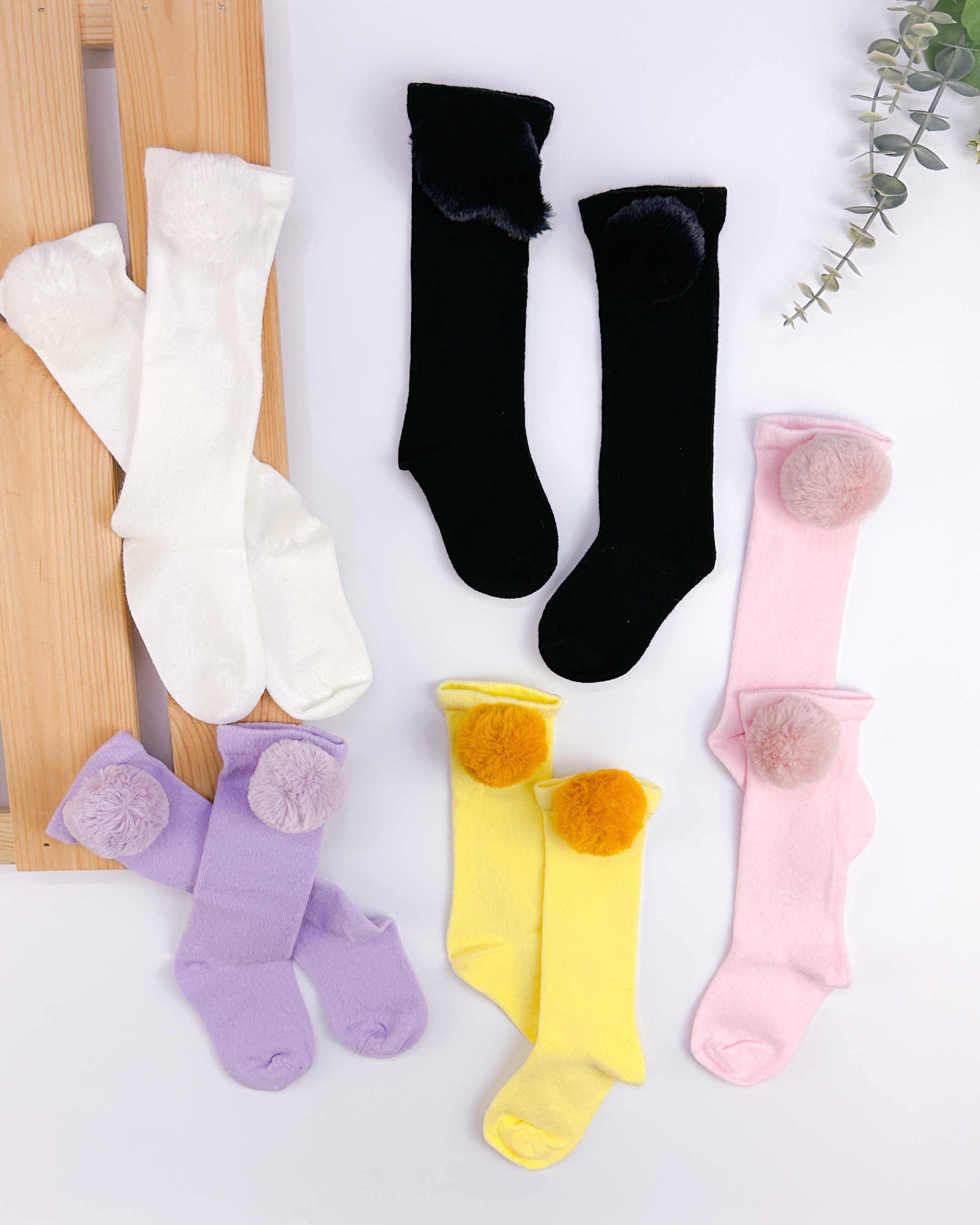 Ponponlu diz altı pamuklu bebe çorap ( 1 yaştan 2 yaşa kadar uyumludur)