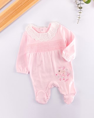dantel yaka tavşan nakışlı alttan çıtçıtlı ayaklı bebe tulum