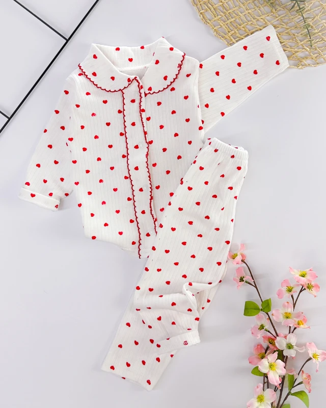 Oyalı yakalı kalpli önden çıtçıtlı fitilli mevsimlik 2li pijama takımı 