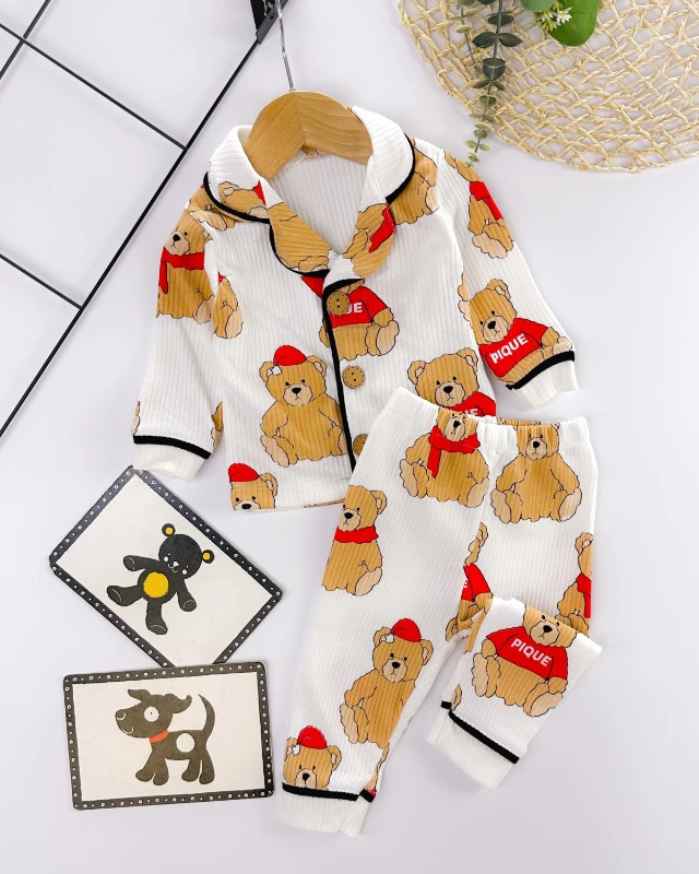 Uykulu ayıcık önden ahşap düğmeli mevsimlik fitilli kumaş 2li pijama takımı