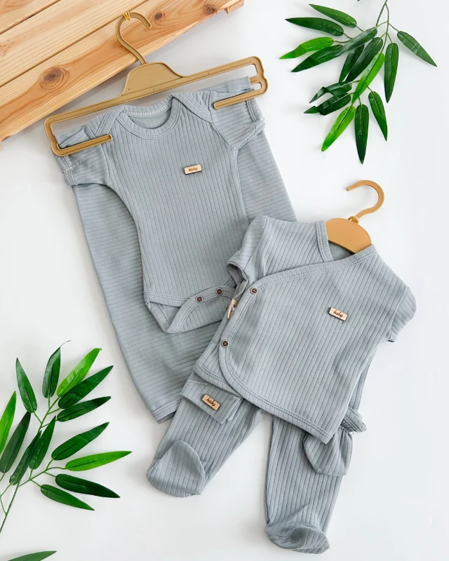 Yandan düğme detaylı raporlu mevsimlik kumaş yenidoğan 7li set 