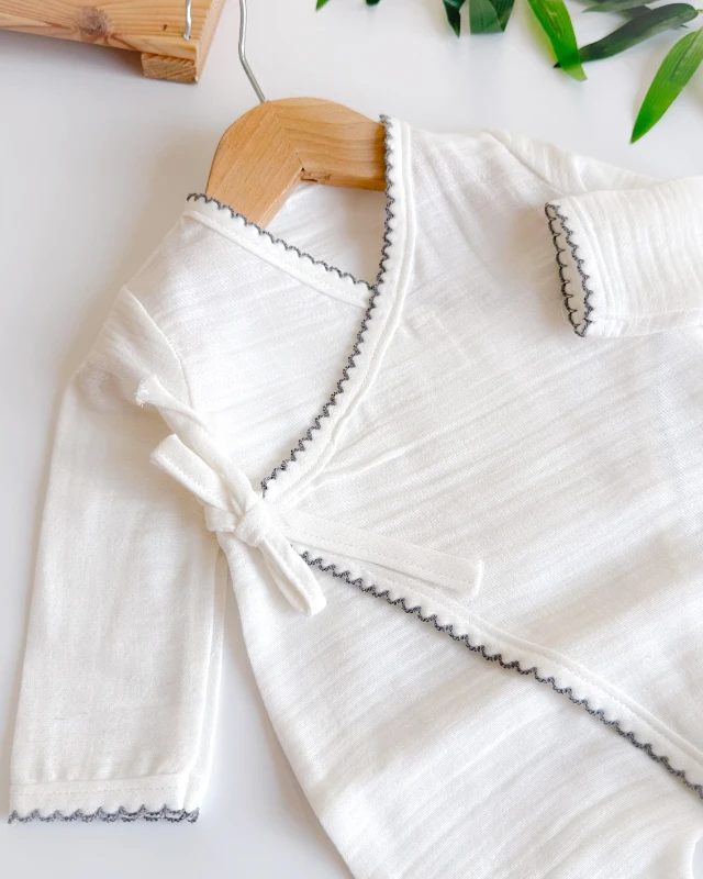 Oya detay yakalı yandan bağlamalı çift kat muslin tulum set 