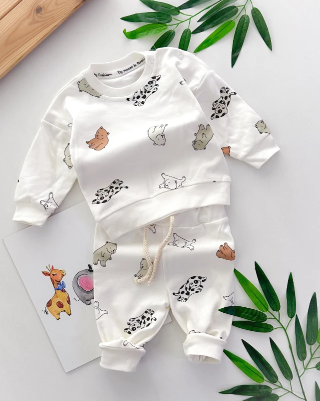 Minik köpekçikler baskılı omuzdan çıtçıtlı mevsimlik 2 parça takım