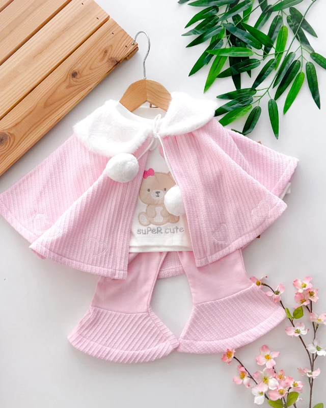 Süper cute nakışlı pelerinli yakası tüylü 3 parça takım