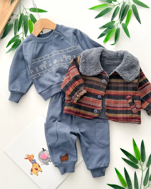 Ekose desen içi ve yakası kürklü montlu kışlık 3 parça takım