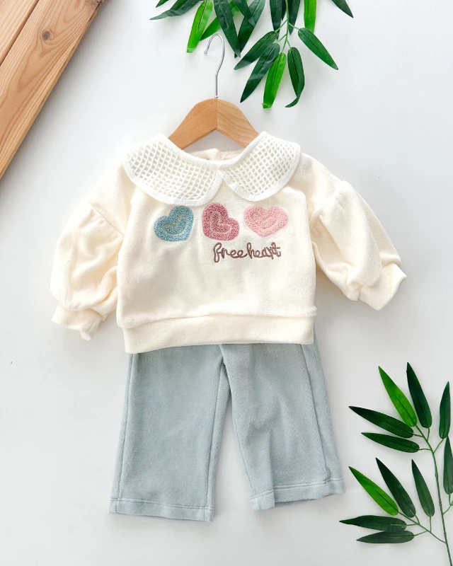Free heart nakışlı file bebe yaka detaylı kadife kumaş kışlık 2 parça takım