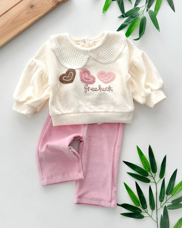 Free heart nakışlı file bebe yaka detaylı kadife kumaş kışlık 2 parça takım