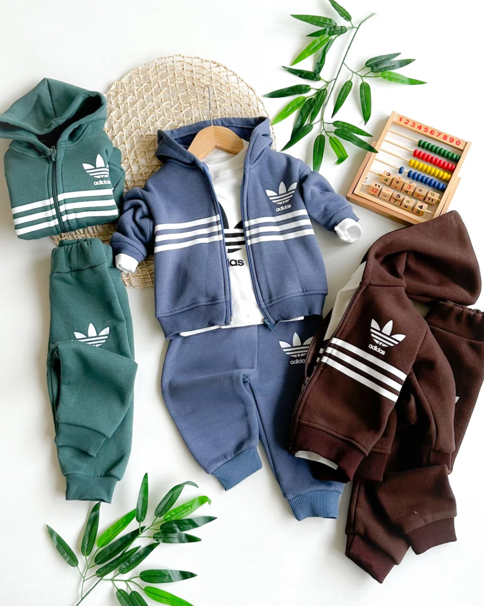 Önde üç çizgi detay hırkalı şardonlu 3 parça eşofman takımı