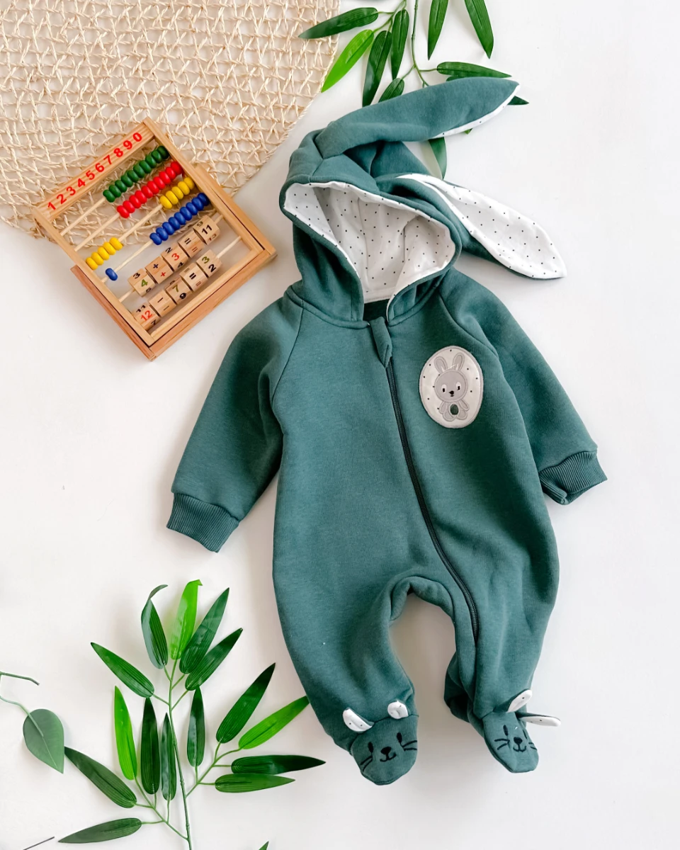 Puantiyeli tavşan armalı kapüşonlu ayaklı boydan fermuarlı kışlık tulum