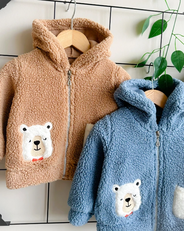 Papyonlu bozayı detaylı sahte cep görünümlü fermuarlı kapüşonlu kışlık hırka 