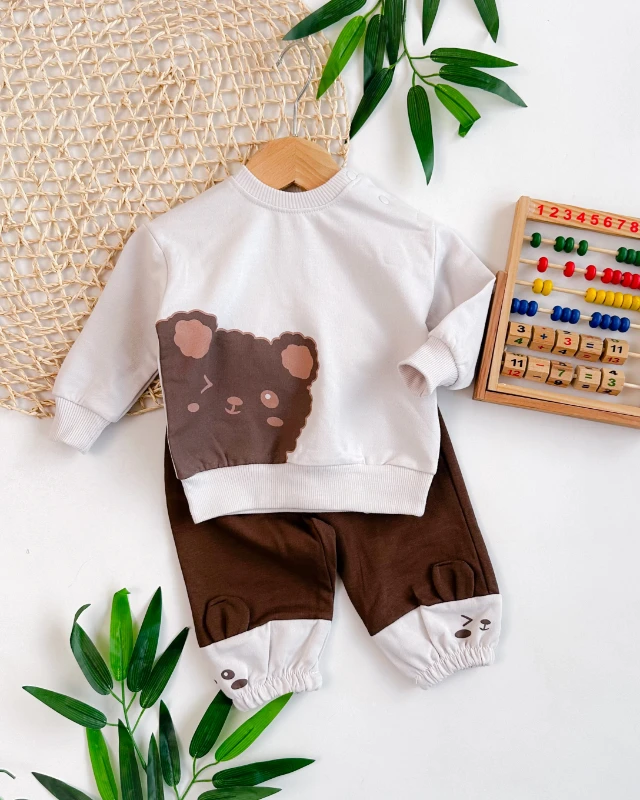 Yanda göz kırpan ayıcık detaylı omuzdan çıtçıtlı mevsimlik 2 parça takım