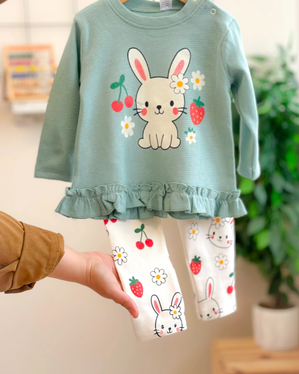 Papatya tavşan baskılı omuzdan çıtçıtlı mevsimlik 2li takım