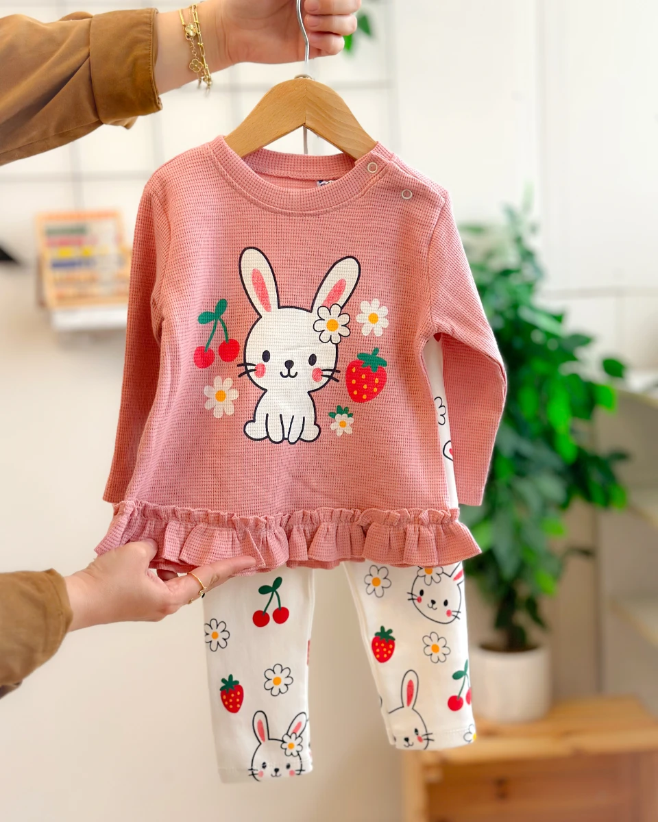 Papatya tavşan baskılı omuzdan çıtçıtlı mevsimlik 2li takım