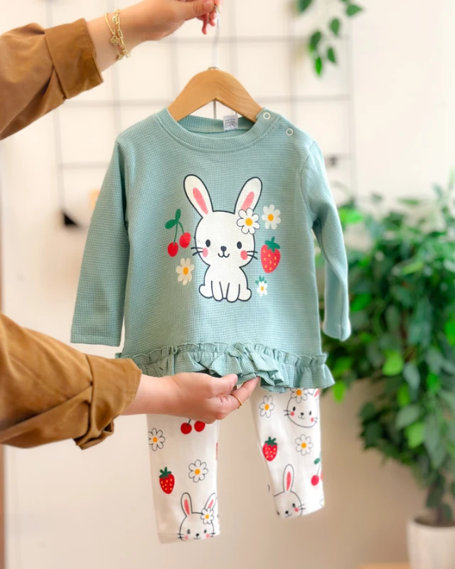 Papatya tavşan baskılı omuzdan çıtçıtlı mevsimlik 2li takım