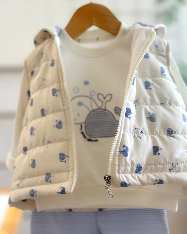 Şirin balinalar şişme yelekli 3 parça takım