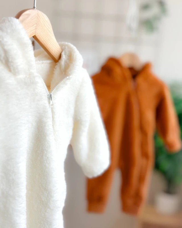 Yandan fermuarlı kapüşonlu peluş dış giyim