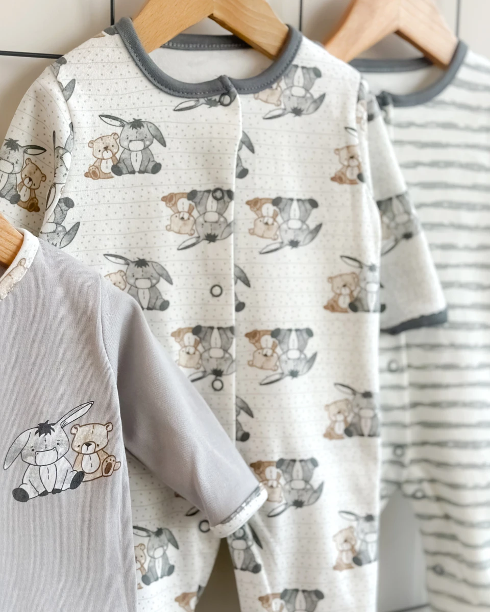 Şaşkın eşek ve ayı arkadaşlar boydan çıtçıtlı ayaklı mevsimlik 3 lü tulum set 