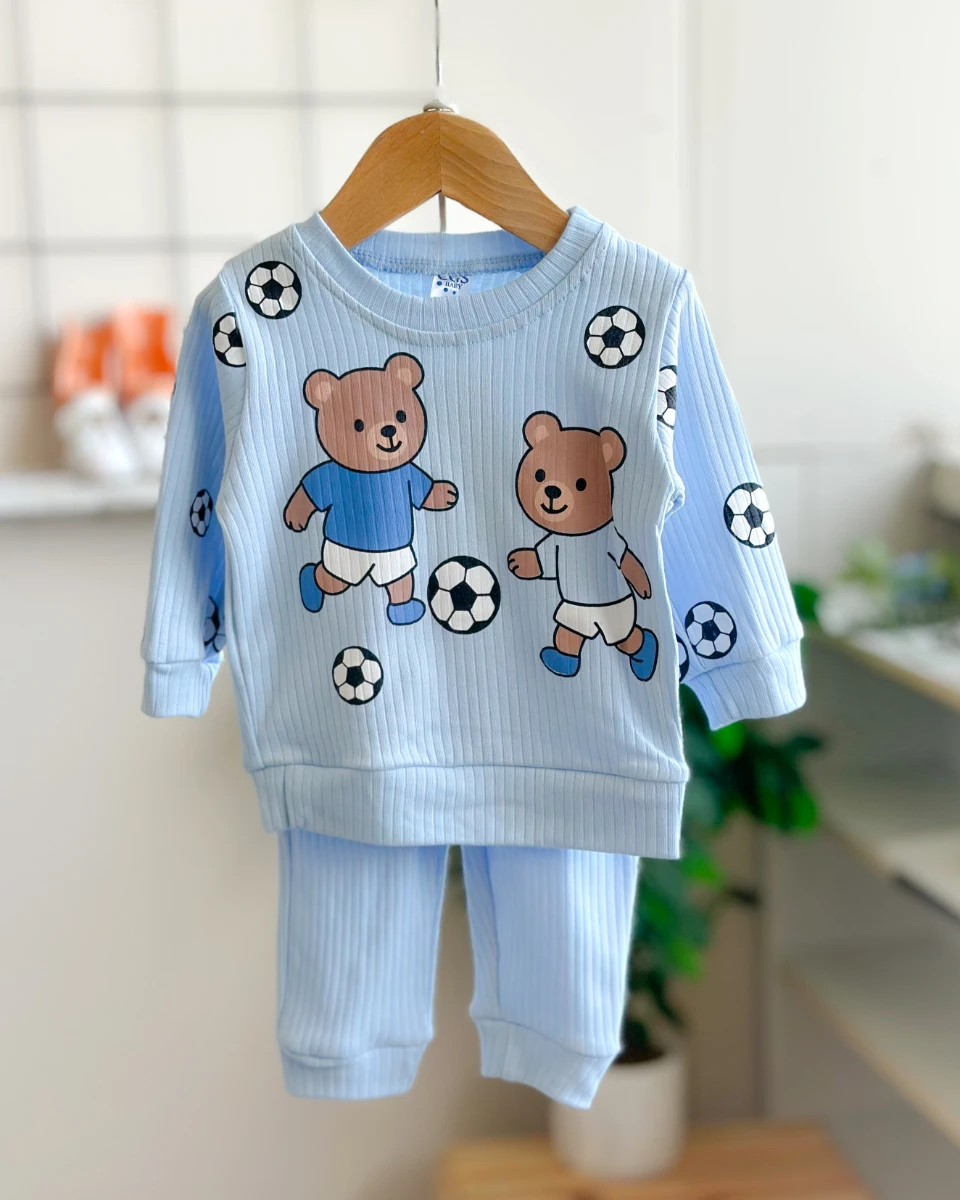 Futbolcu ayıcık arkadaşlar baskılı fitilli kumaş mevsimlik 2 parça takım