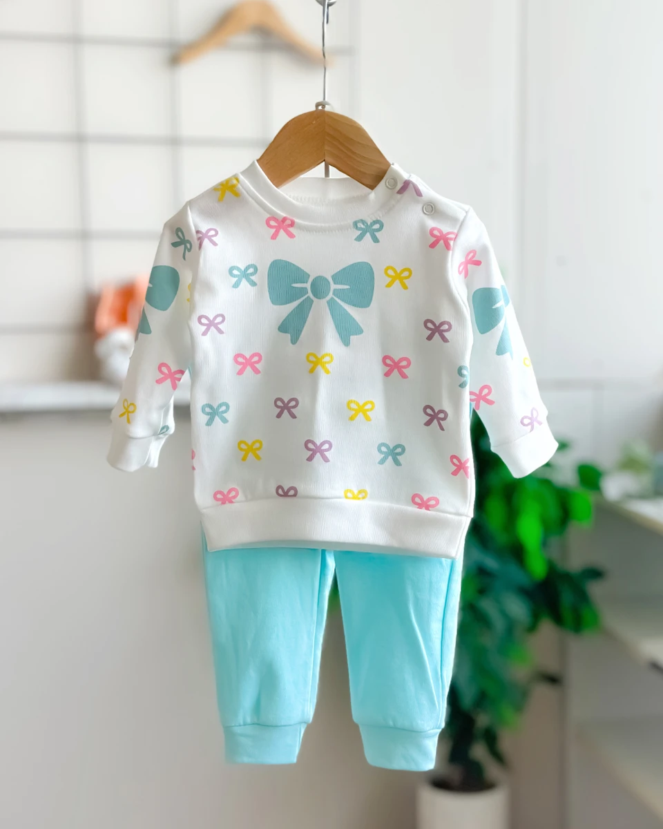 Renkli fiyonklar baskılı omuzdan çıtçıtlı mevsimlik 2 parça takım