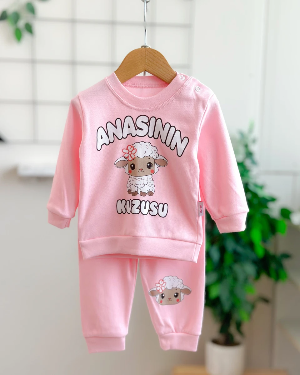 Anasının kuzusu baskılı omuzdan çıtçıtlı mevsimlik 2 parça takım