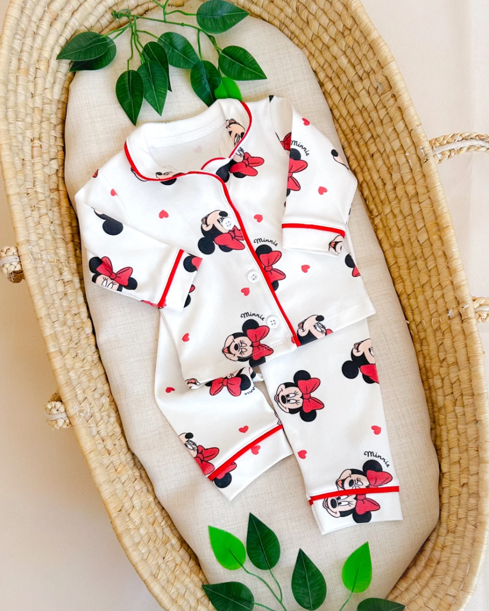 Büyük minnie surat önden düğmeli kenarları biyeli 2 parça pijama takımı