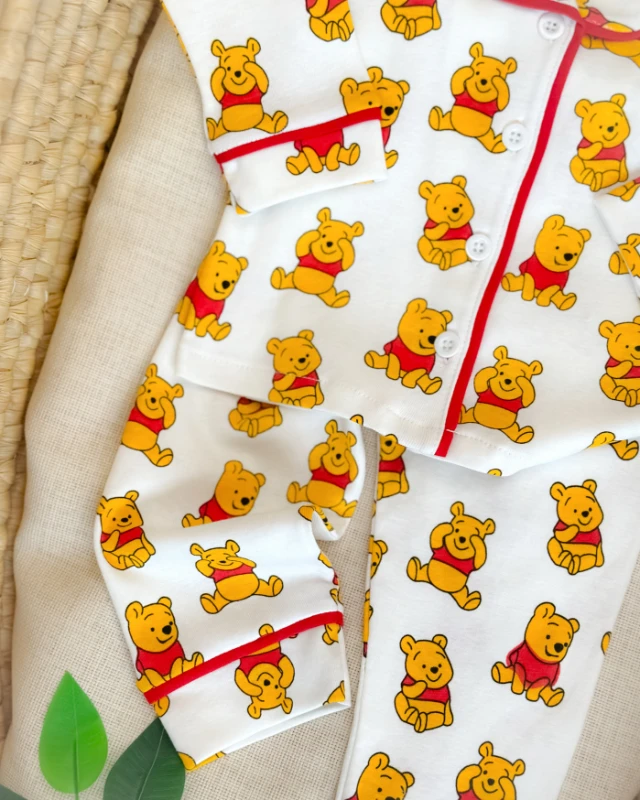 Winnie ayıcık bakılı önden düğmeli kenarları biyeli 2 parça pijama takımı