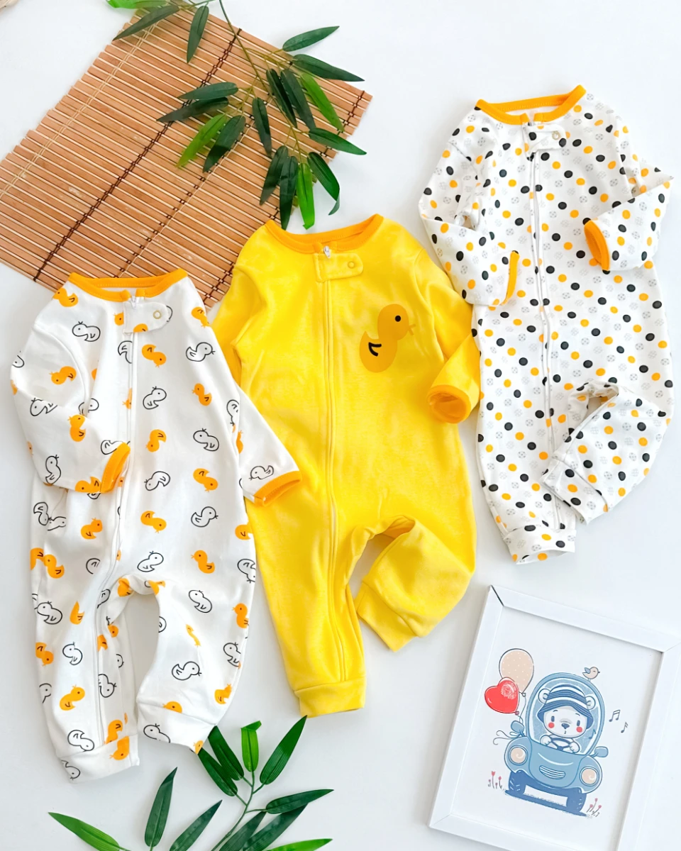 Ördekler ve renkli puantiyeler desen boydan fermuarlı mevsimlik 3lü tulum set 