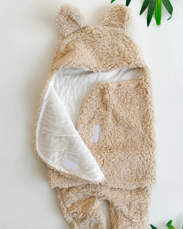 Ayıcık kulaklı cırtcırtlı içi astarlı peluş bebek kundağı (0-6 ay uyumlu)