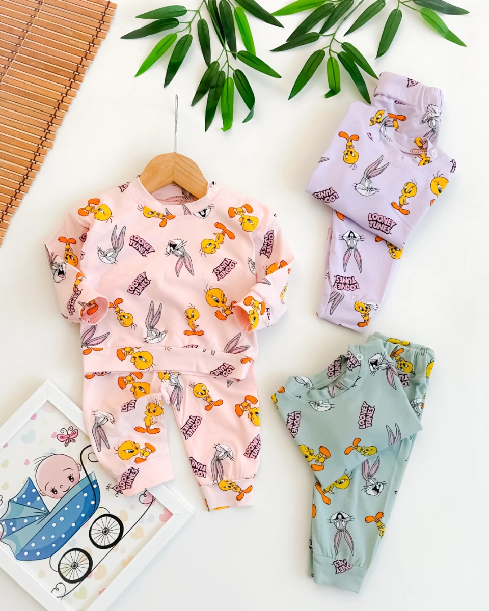 Çizgi film karakter baskılı omuzdan çıtçıtlı mevsimlik penye kumaş 2li takım 