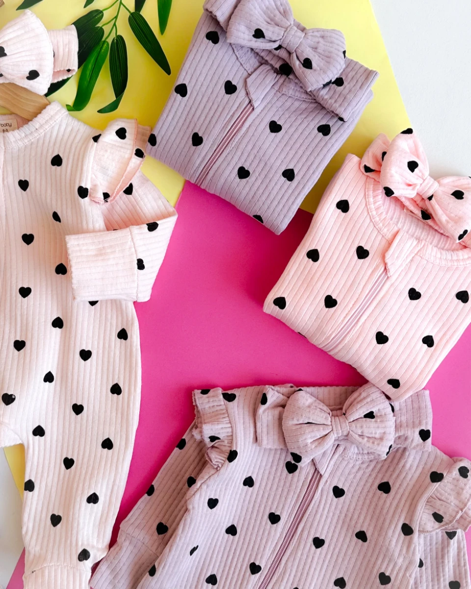 Fiyonk bandanalı siyah kalpler boydan fermuarlı mevsimlik tulum set 