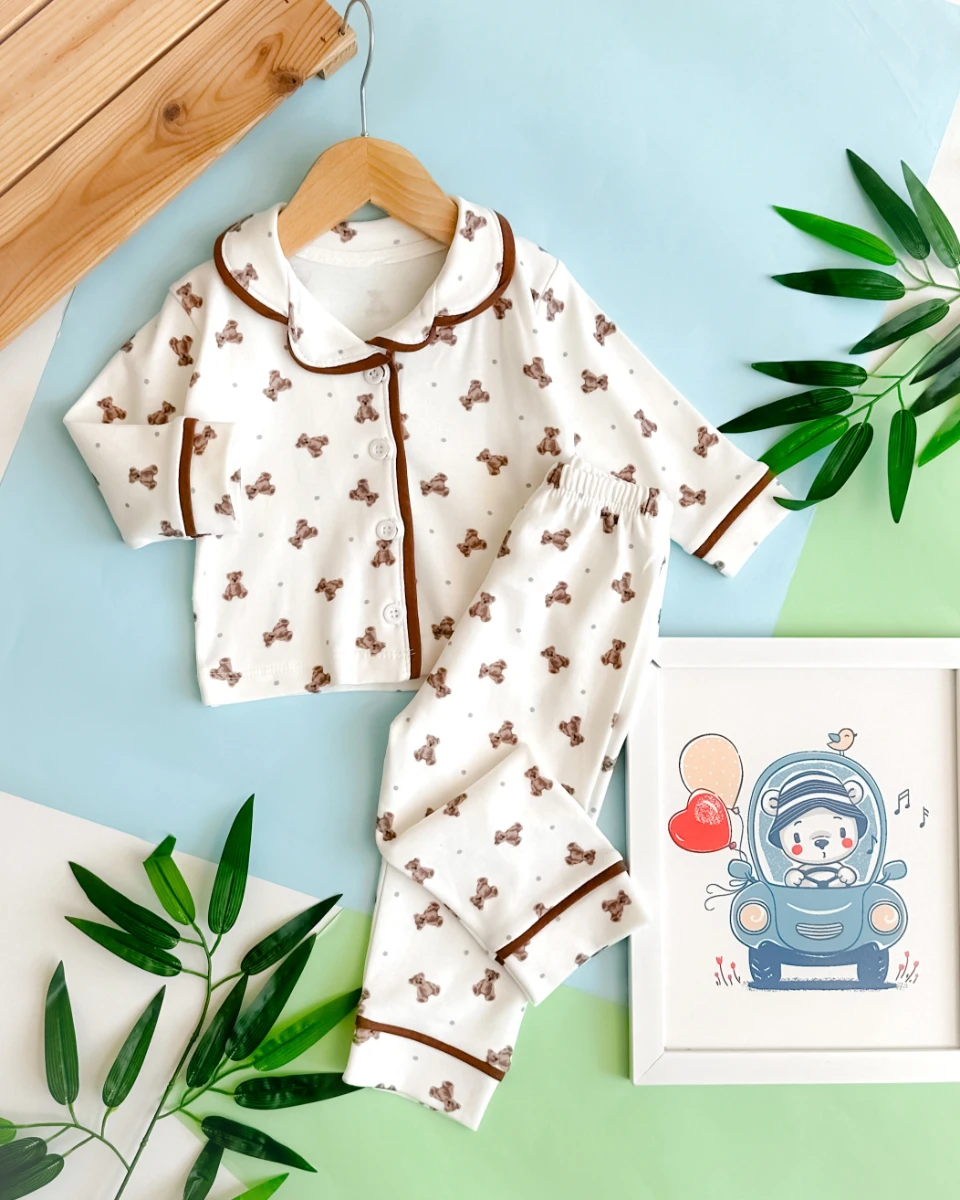 Kahve ayıcık desen biye detaylı önden düğmeli mevsimlik 2 parça pijama takım 