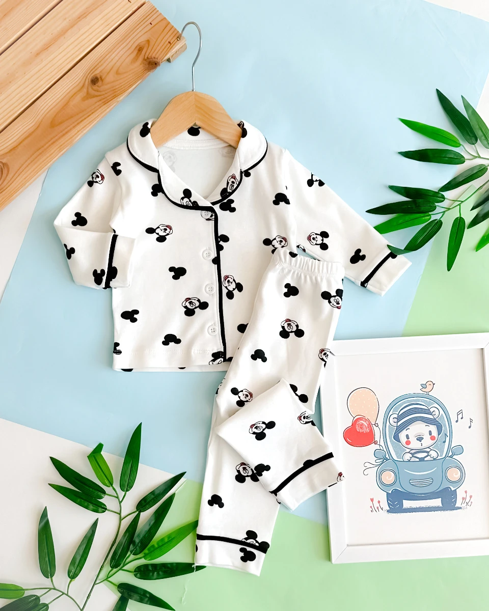 Neşeli farecik desenli biye detay önden düğmeli mevsimlik 2 parça pijama takımı 