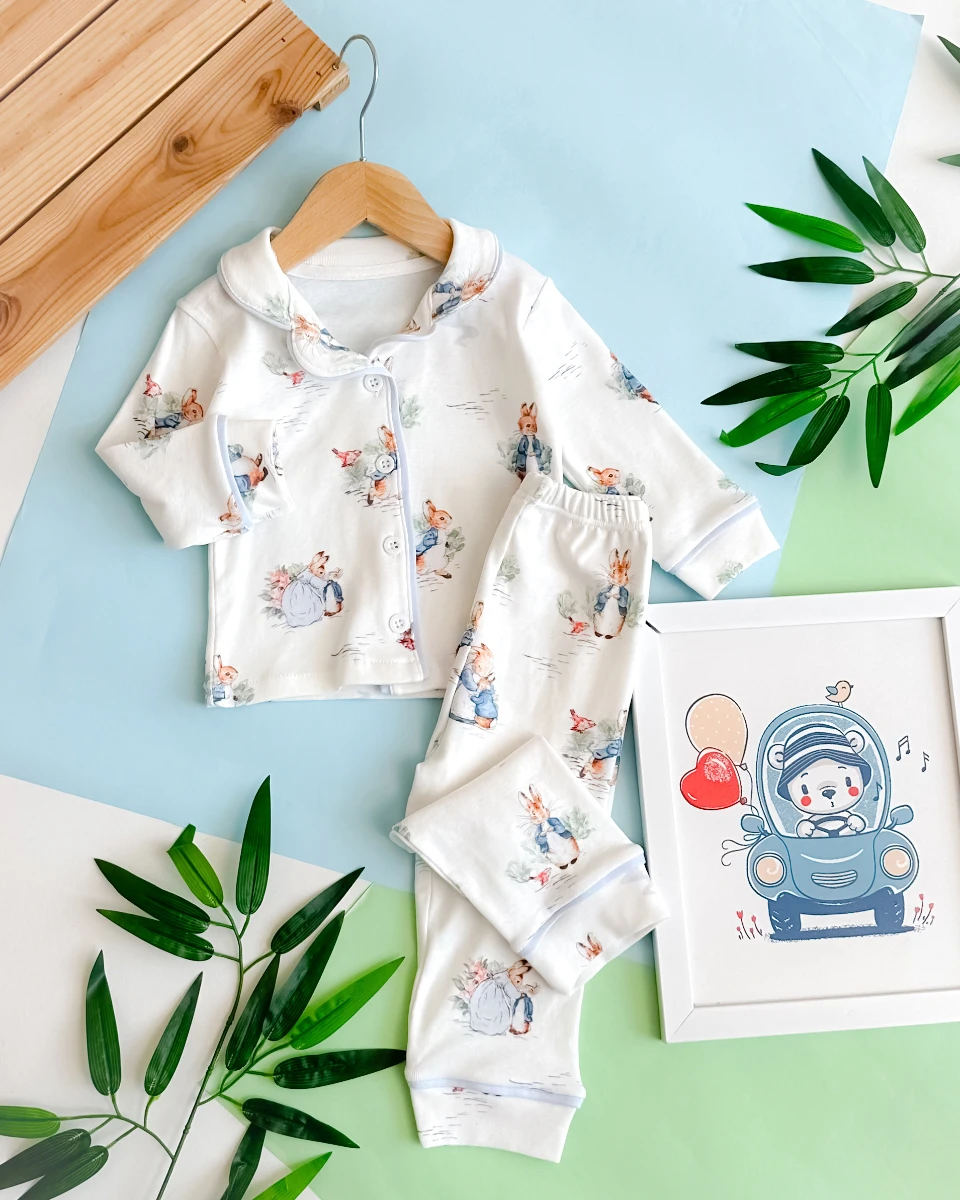 Tavşan ailesi biye detaylı önden düğmeli mevsimlik 2 parça pijama takımı 