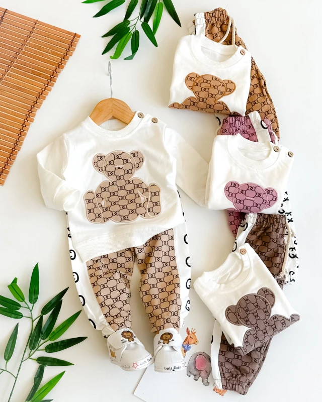 Oturan ayıcık detay omuzdan düğmeli mevsimlik 2li takım