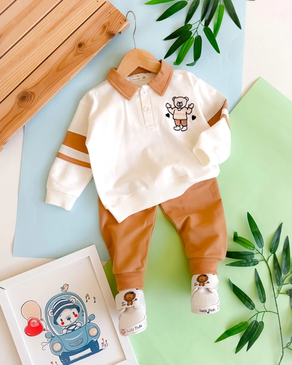 Ayı ve kalp nakış işlemeli önden düğmeli mevsimlik 2 parça takım