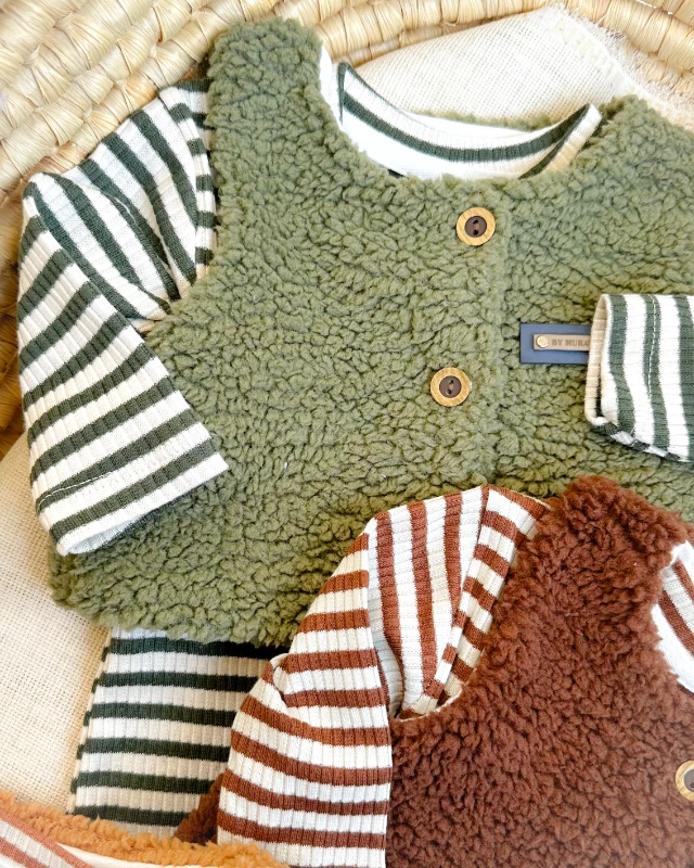 Kürk yelekli ahşap düğme detaylı alttan çıtçıtlı çizgili ayaklı 2 parça tulum set