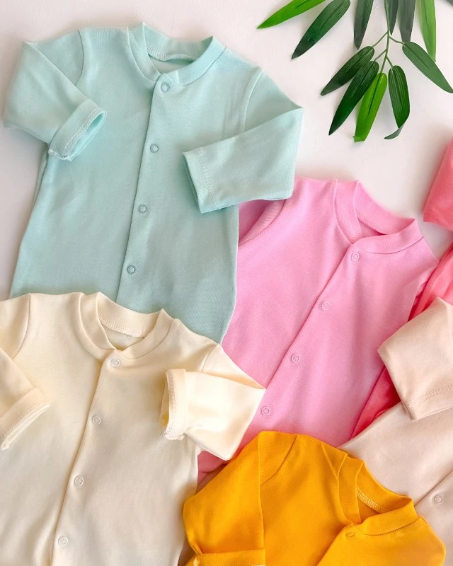 Önden çıtçıtlı ayaklı mevsimlik tulum 