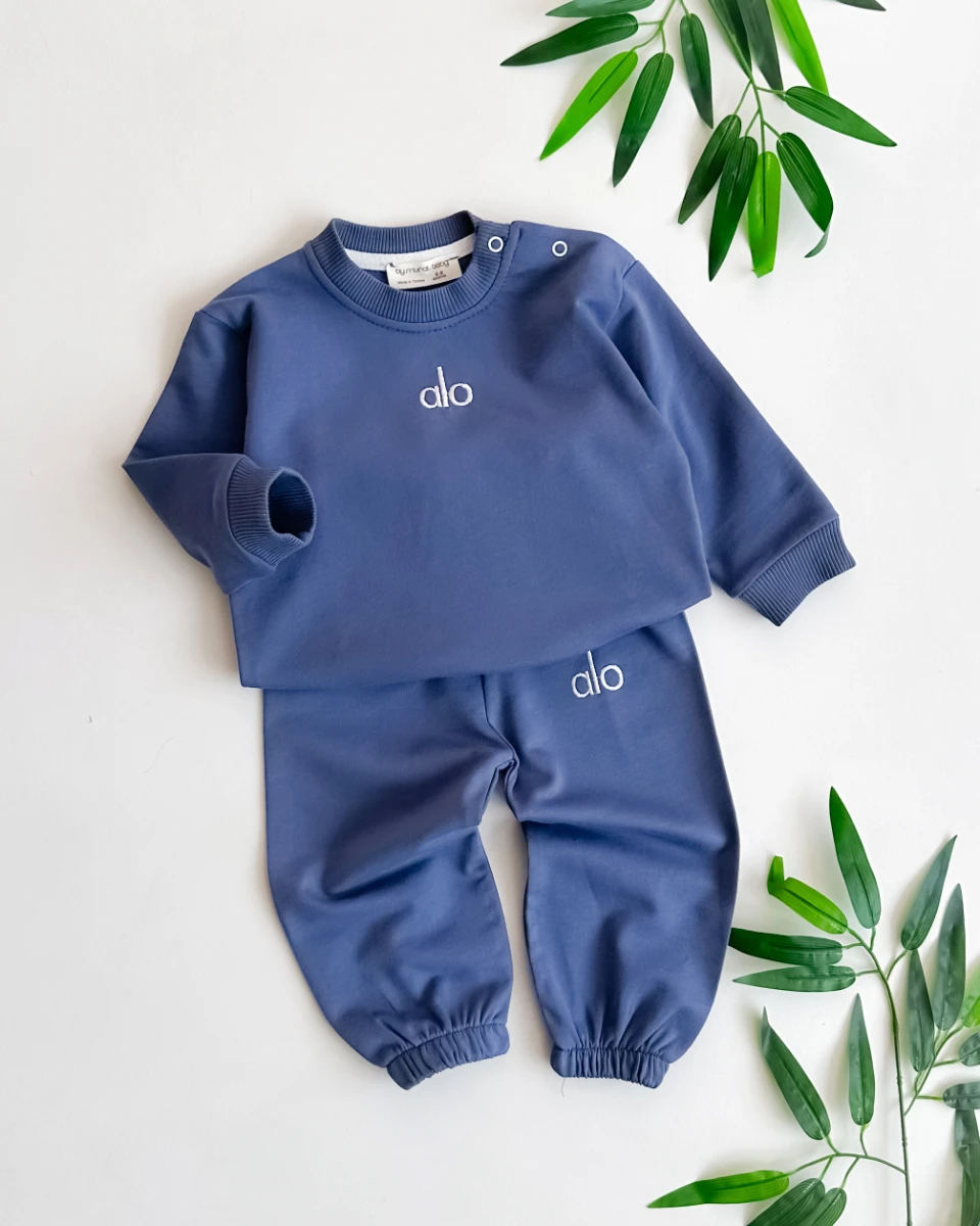 Alo nakış işlemeli omuzdan çıtçıtlı mevsimlik 2 parça takım