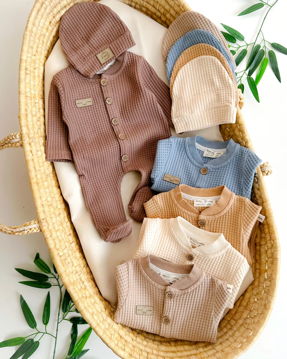 Mammy daddy deri armalı waffle kumaş ahşap düğmeli ayaklı bereli tulum