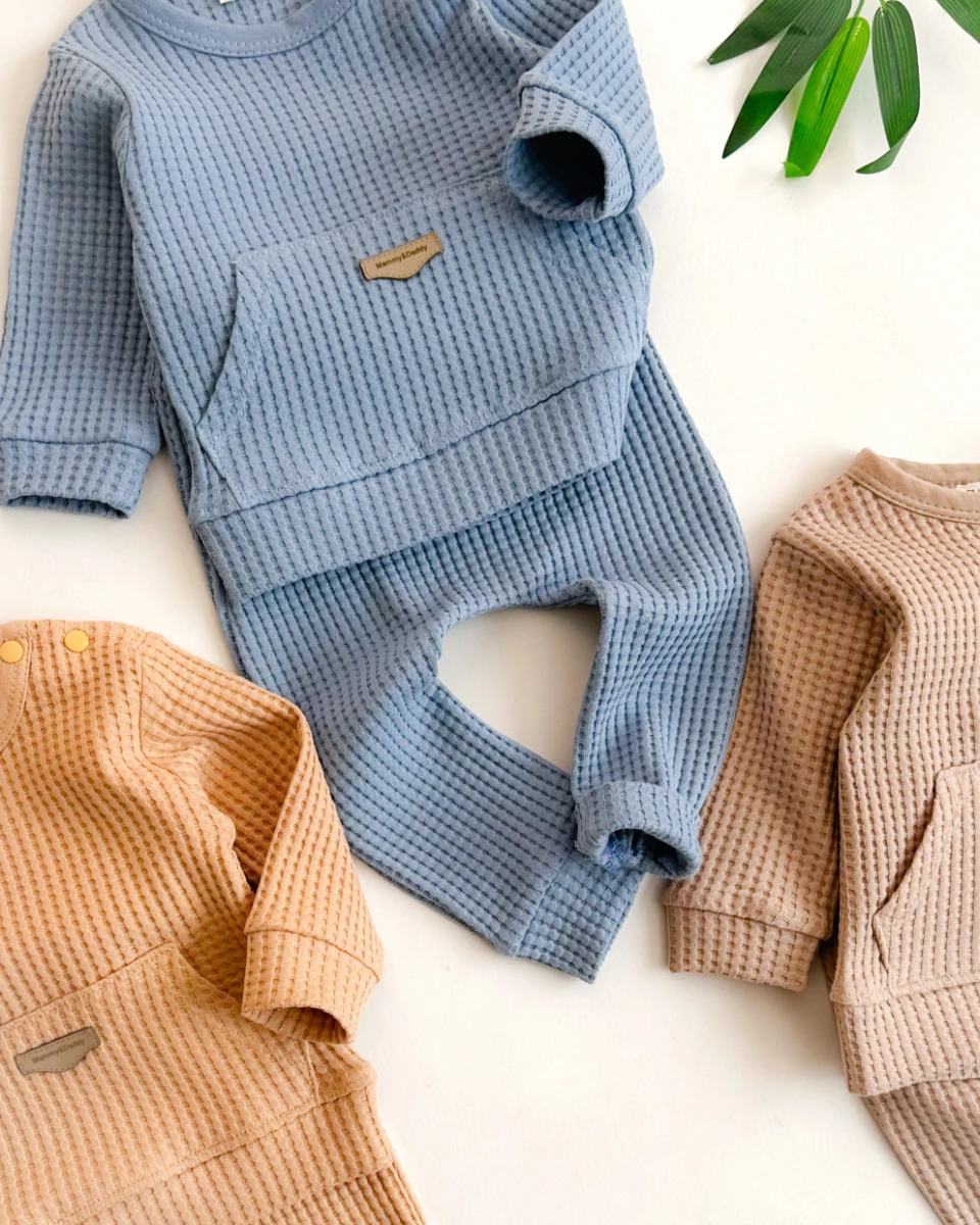 Waffle kumaş kanguru cepli deri armalı mevsimlik 2 parça takım