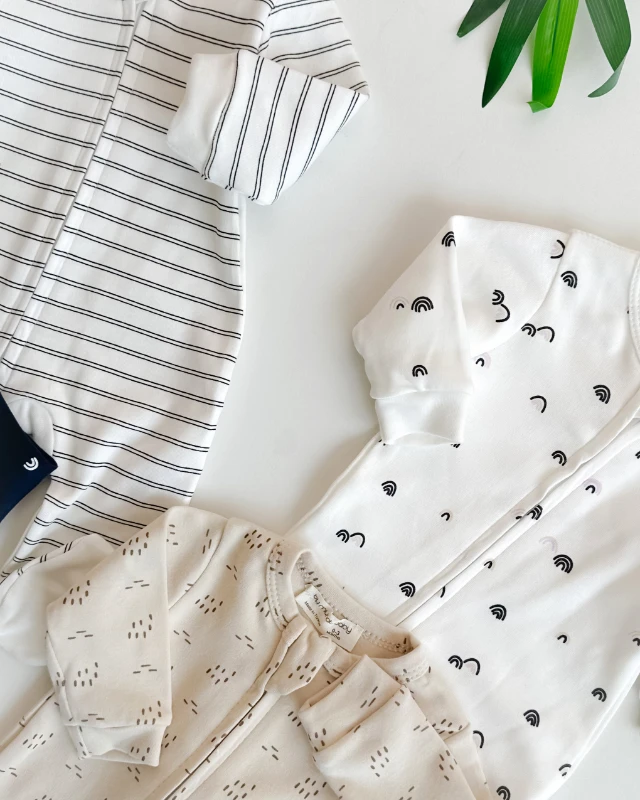 Gökkuşağı ve çizgi baskılı boydan fermuarlı ayaklı 4lü tulum set 