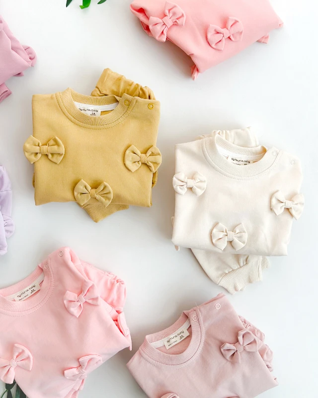 Fiyonk kabartmalı alttan dantel görünümlü omuzdan çıtçıtlı mevsimlik 2 parça takım 