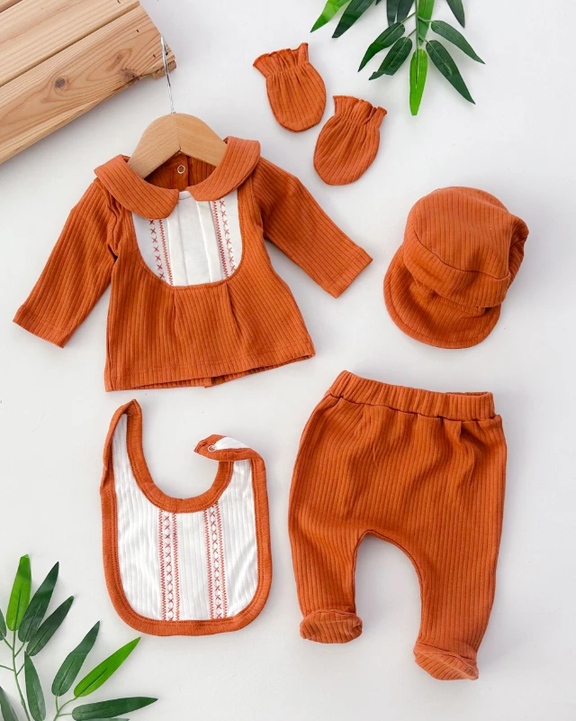 Çapraz nakış işli bebe yaka detaylı mevsimlik yenidoğan 5li set 