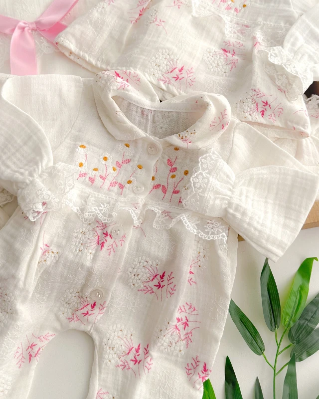 Büyük fiyonk kurdela detaylı battaniyeli çiçek nakış muslin yazlık yenidoğan 10 lu set 