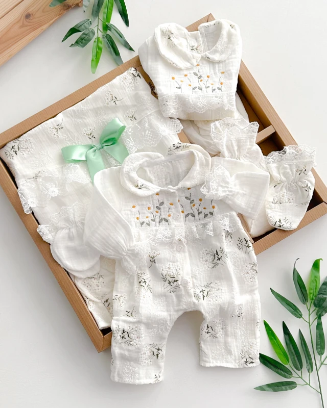 Büyük fiyonk kurdela detaylı battaniyeli çiçek nakış muslin yazlık yenidoğan 10 lu set 