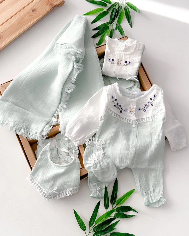 Çiçek tavşancık nakışlı muslin kumaş mevsimlik yenidoğan 10 lu set 